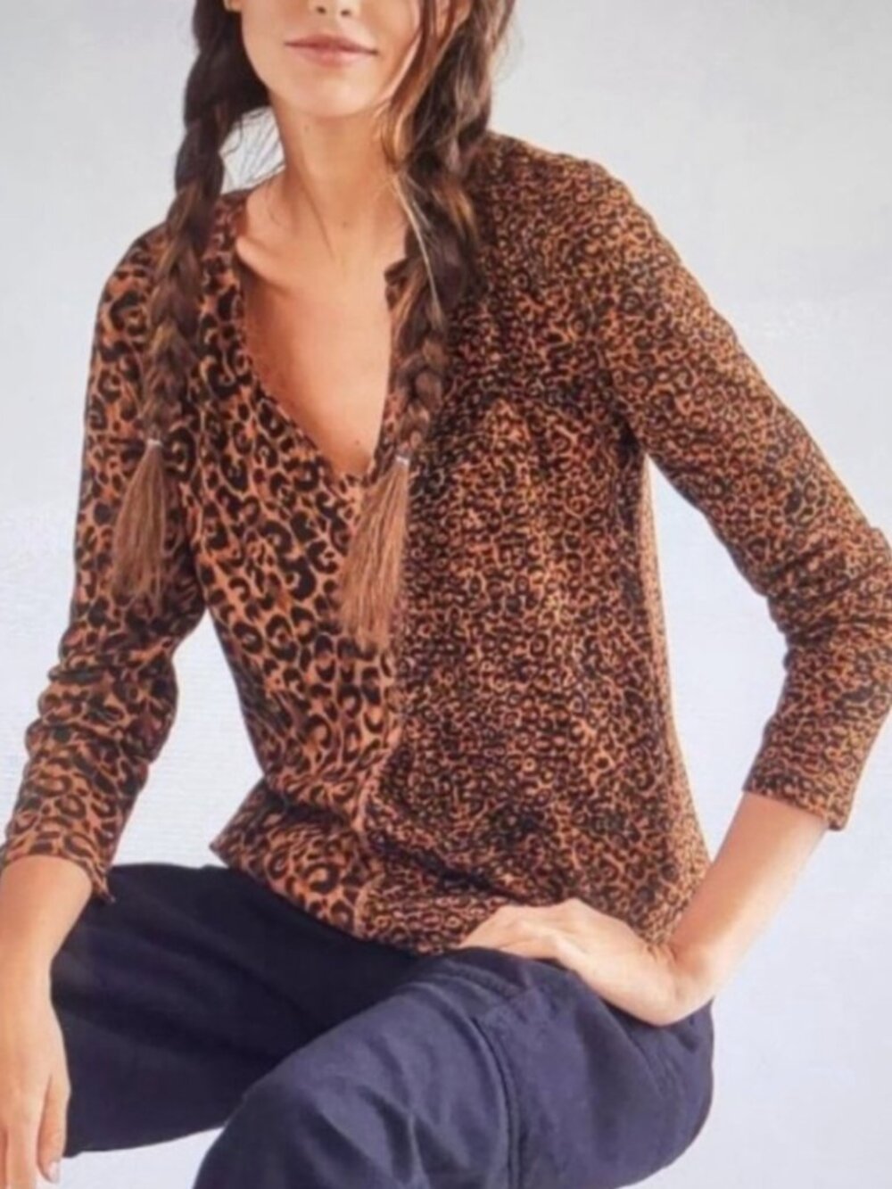ANTHROPOLOGIE PILCRO Split Neck Waffle Leopard Print Top Small Mob Wives Casual